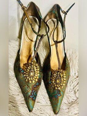 Enzo Angilioni Vintage Bronze tone baroque paisley pointy toe heels jeweled